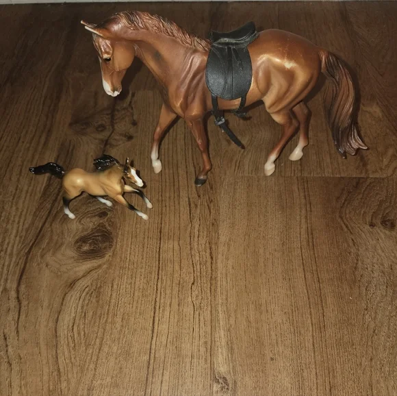 Lot of 2 Vintage Breyer Horses - Picture 1 of 7